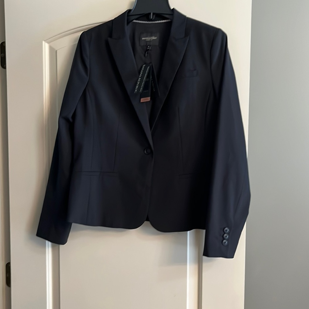 Banana Republic NWT Washable Italian blazer.